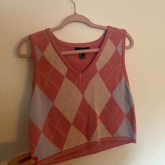 Pink cropped sweater vest - Picture 1 of 3